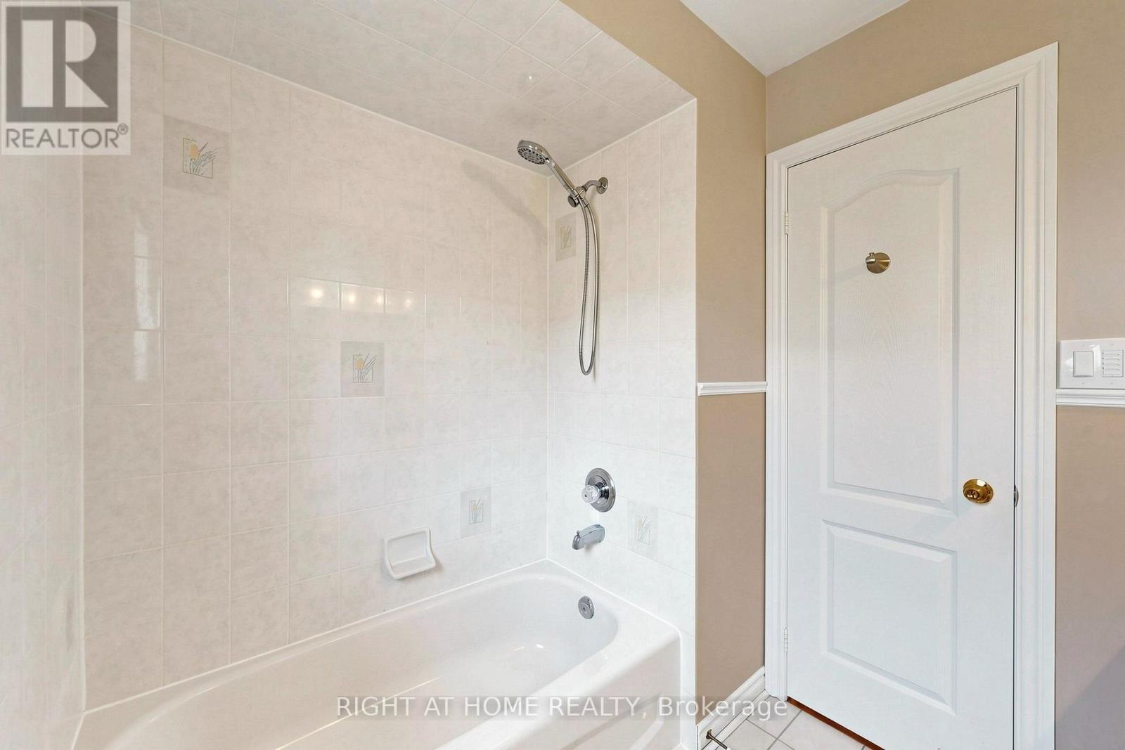 127 Humberland Drive, Richmond Hill, Ontario  L4E 3Y7 - Photo 28 - N13661282