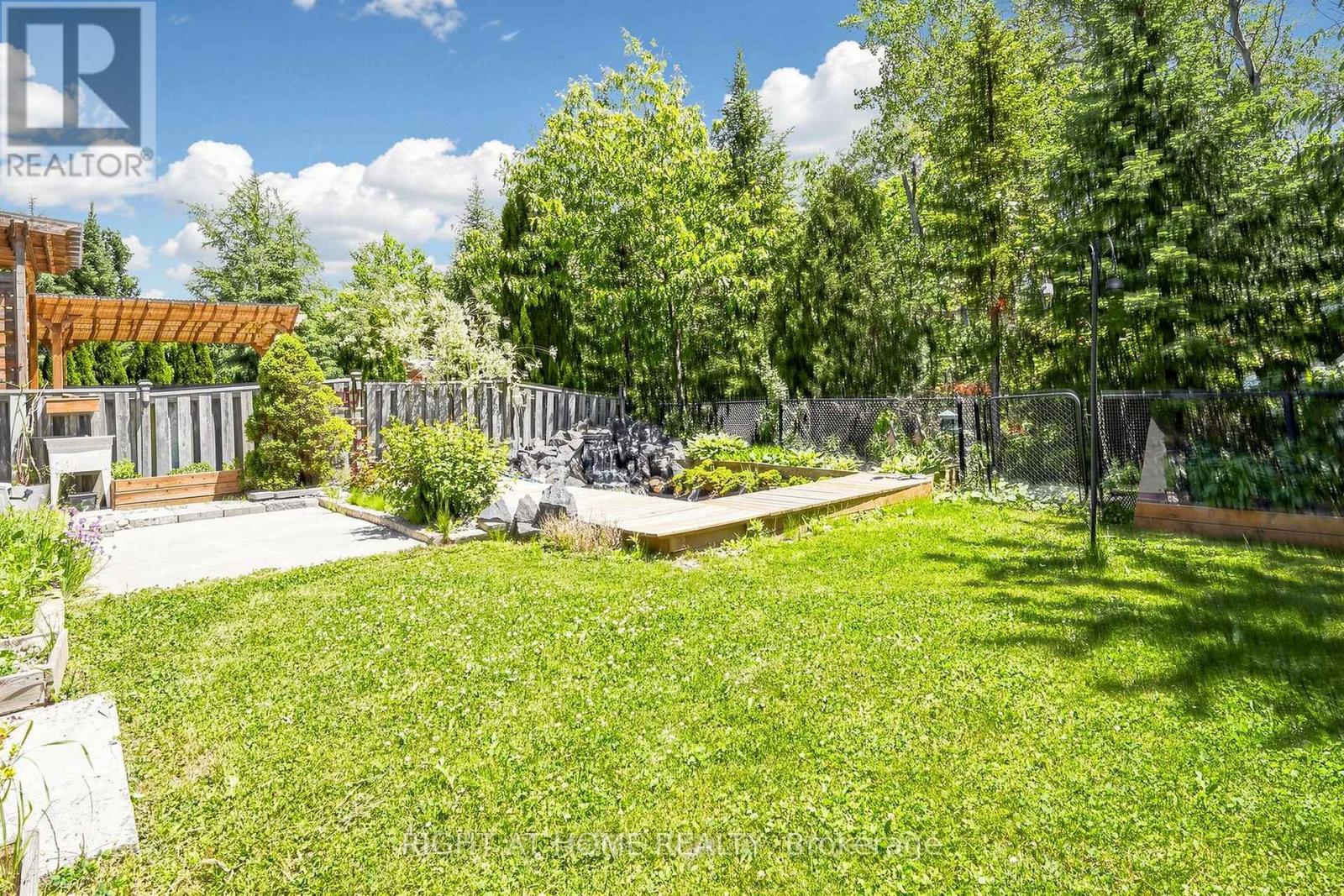 127 Humberland Drive, Richmond Hill, Ontario  L4E 3Y7 - Photo 38 - N13661282