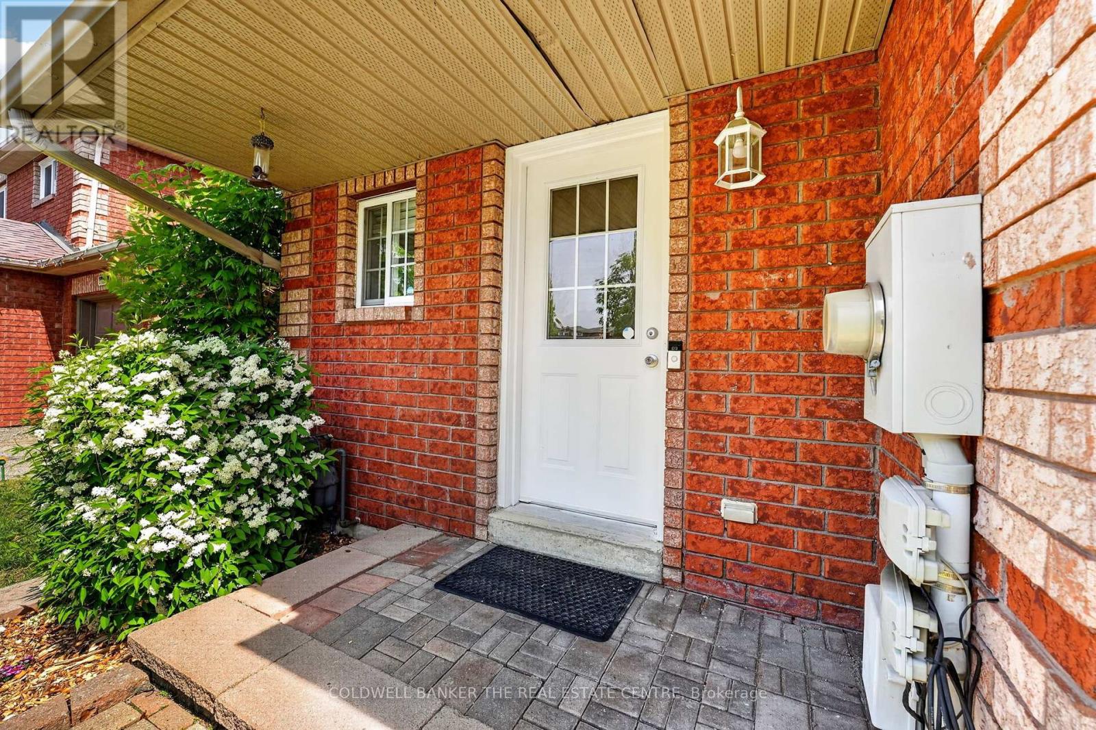 98 Cheltenham Road, Barrie, Ontario  L4M 6S7 - Photo 4 - S13661404