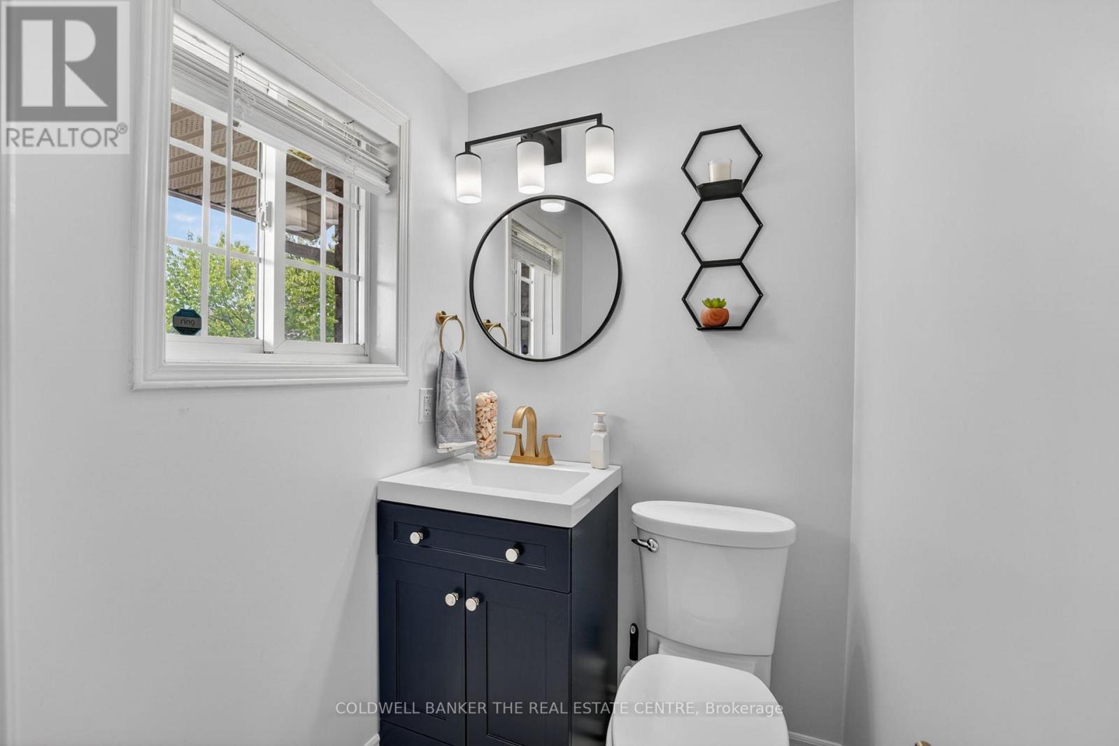 98 Cheltenham Road, Barrie, Ontario  L4M 6S7 - Photo 6 - S13661404