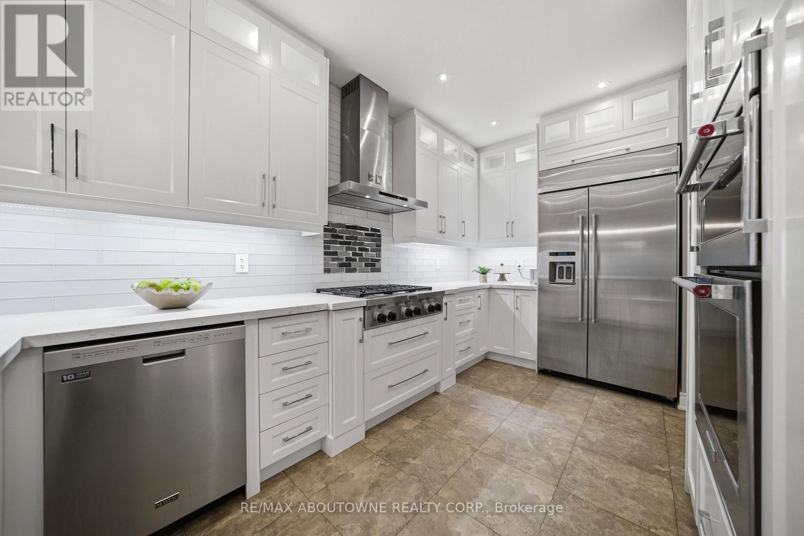 3408 Hideaway Place, Mississauga, Ontario  L5M 0A7 - Photo 16 - W13661082