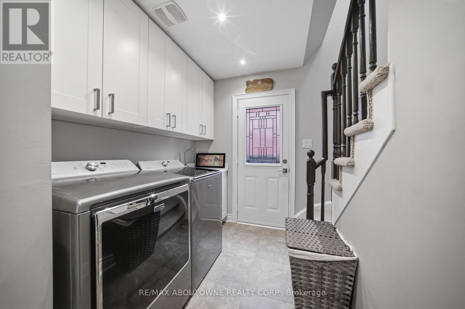 3408 Hideaway Place, Mississauga, Ontario  L5M 0A7 - Photo 19 - W13661082