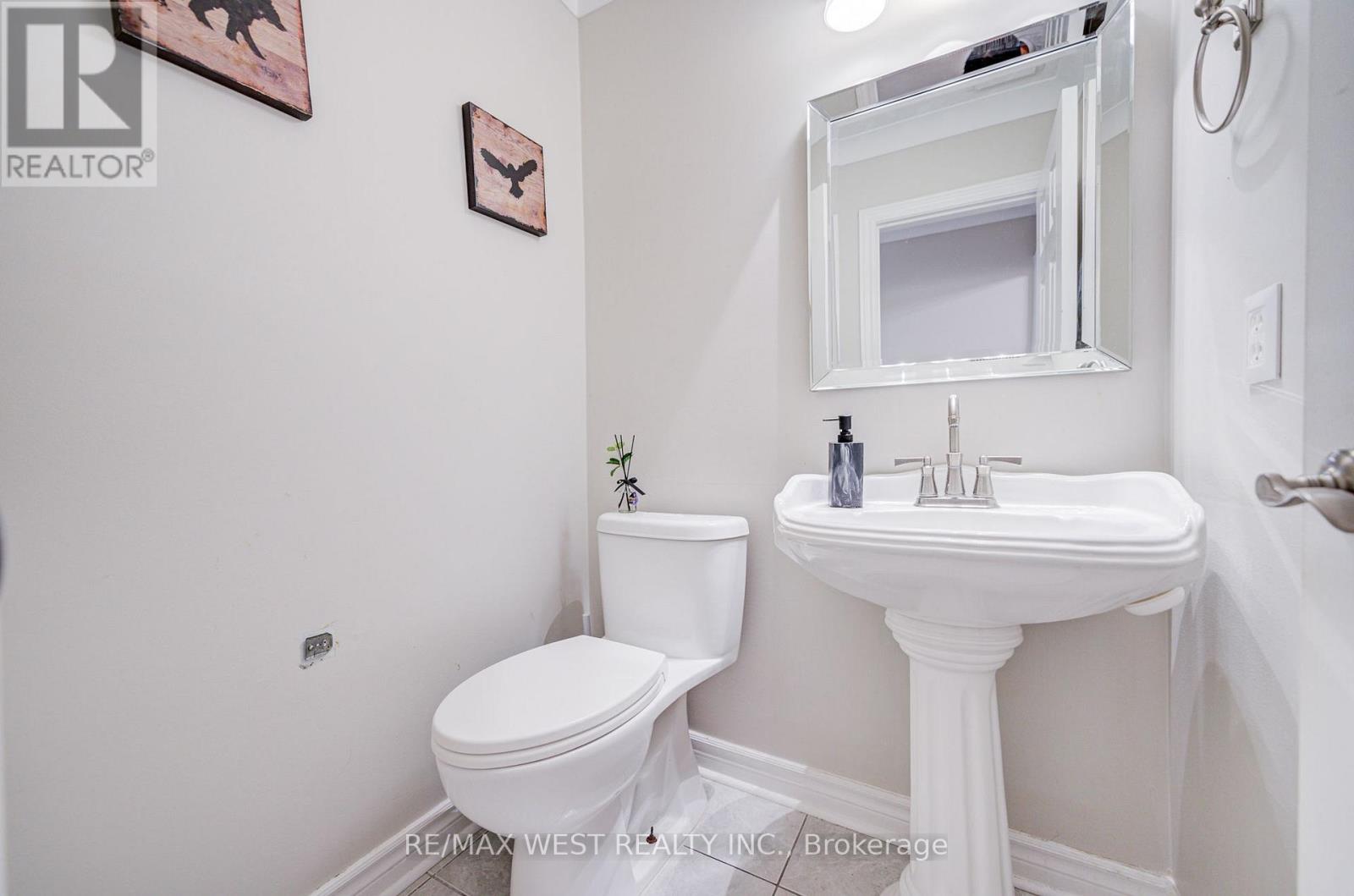 8 Ballycastle Crescent, Brampton, Ontario  L6Z 2V5 - Photo 10 - W13661204