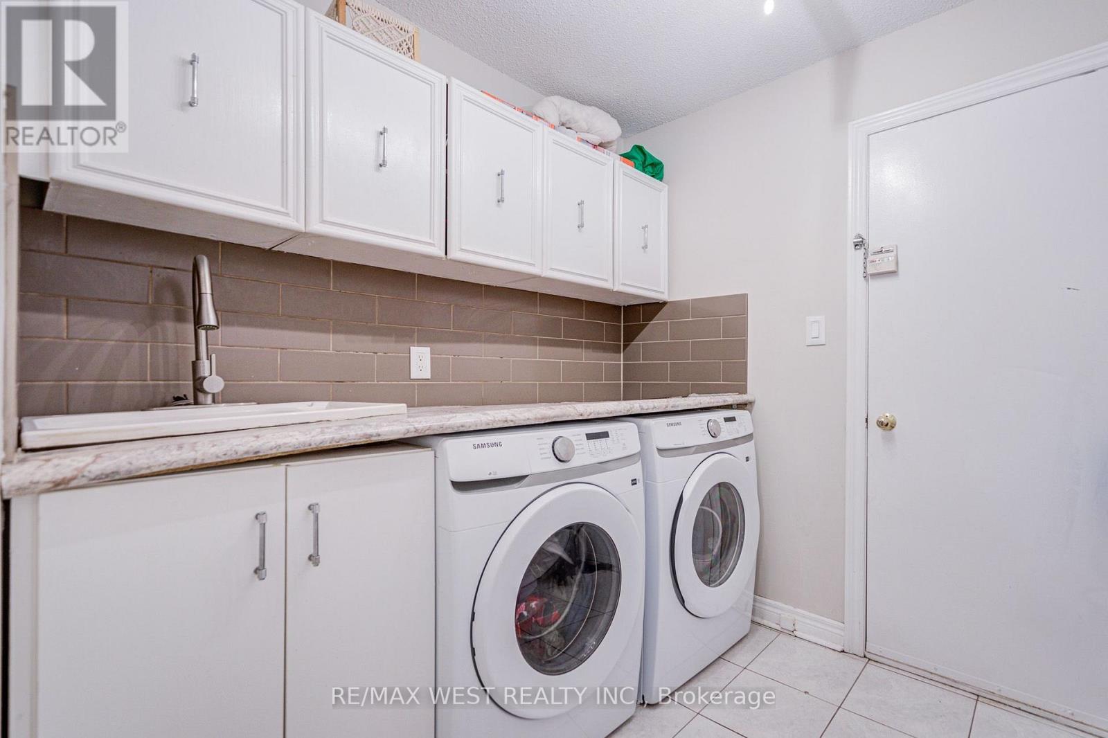 8 Ballycastle Crescent, Brampton, Ontario  L6Z 2V5 - Photo 11 - W13661204