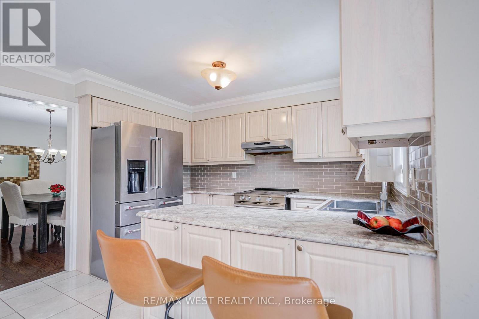 8 Ballycastle Crescent, Brampton, Ontario  L6Z 2V5 - Photo 20 - W13661204