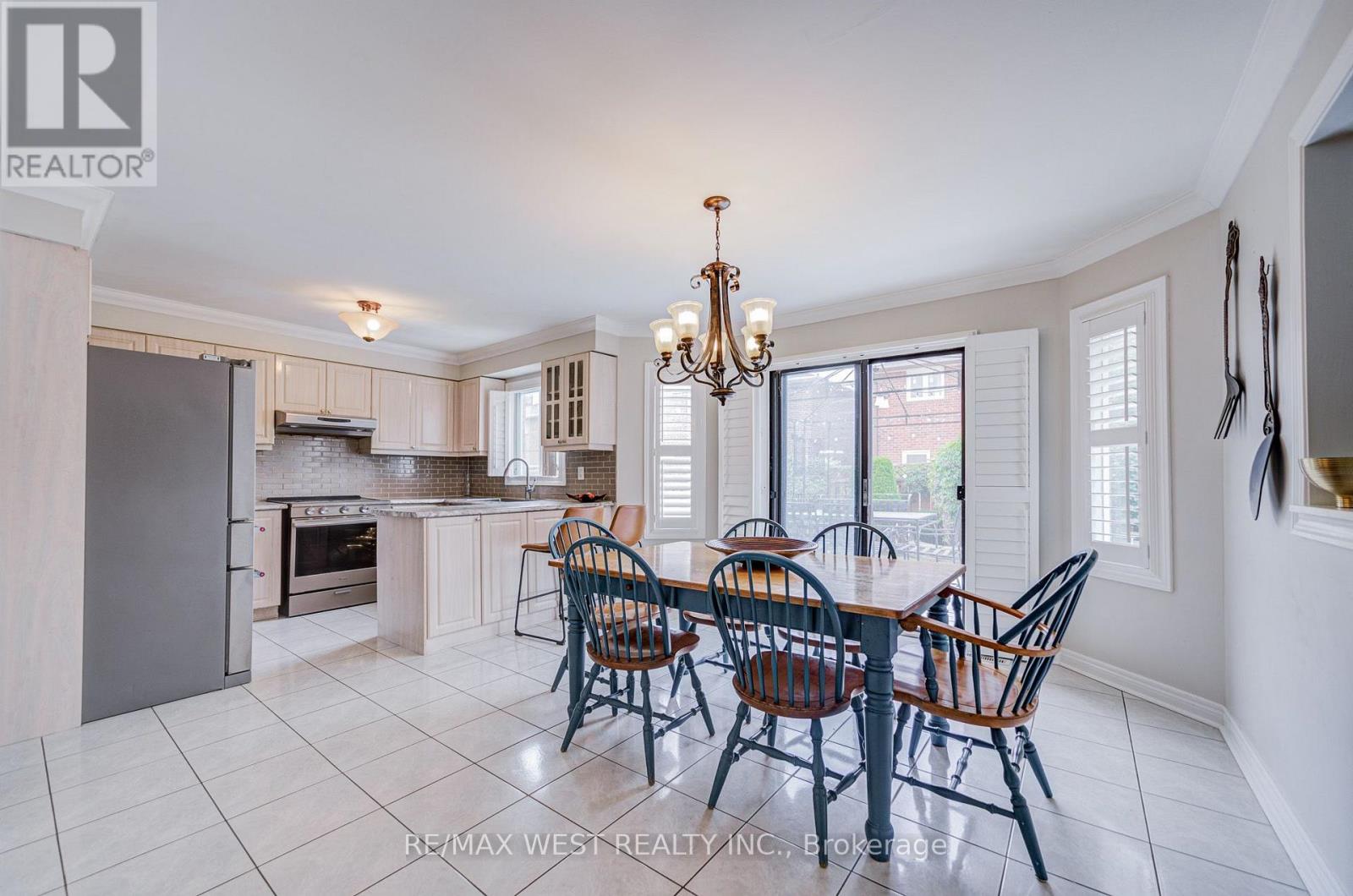 8 Ballycastle Crescent, Brampton, Ontario  L6Z 2V5 - Photo 21 - W13661204
