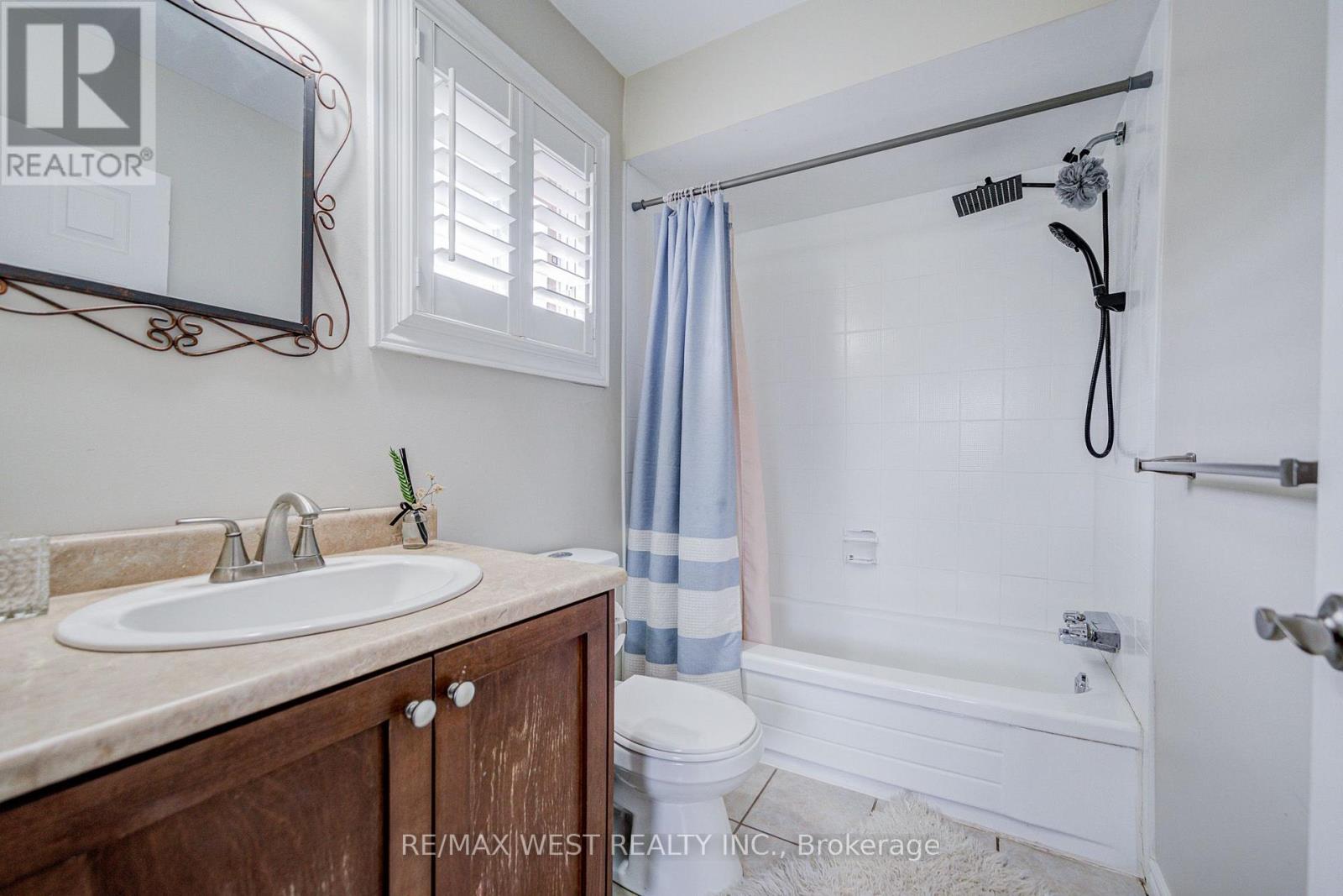 8 Ballycastle Crescent, Brampton, Ontario  L6Z 2V5 - Photo 27 - W13661204