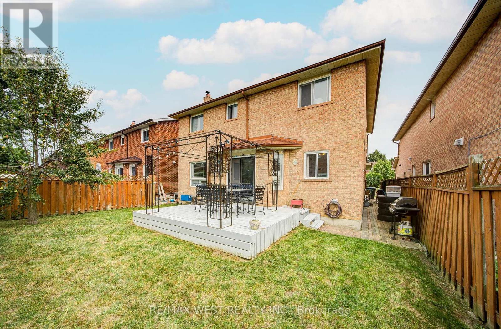 8 Ballycastle Crescent, Brampton, Ontario  L6Z 2V5 - Photo 46 - W13661204
