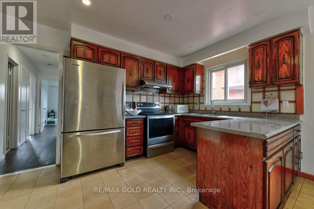 22 Kittiwake Avenue, Toronto, Ontario  M9V 4P6 - Photo 13 - W13661222