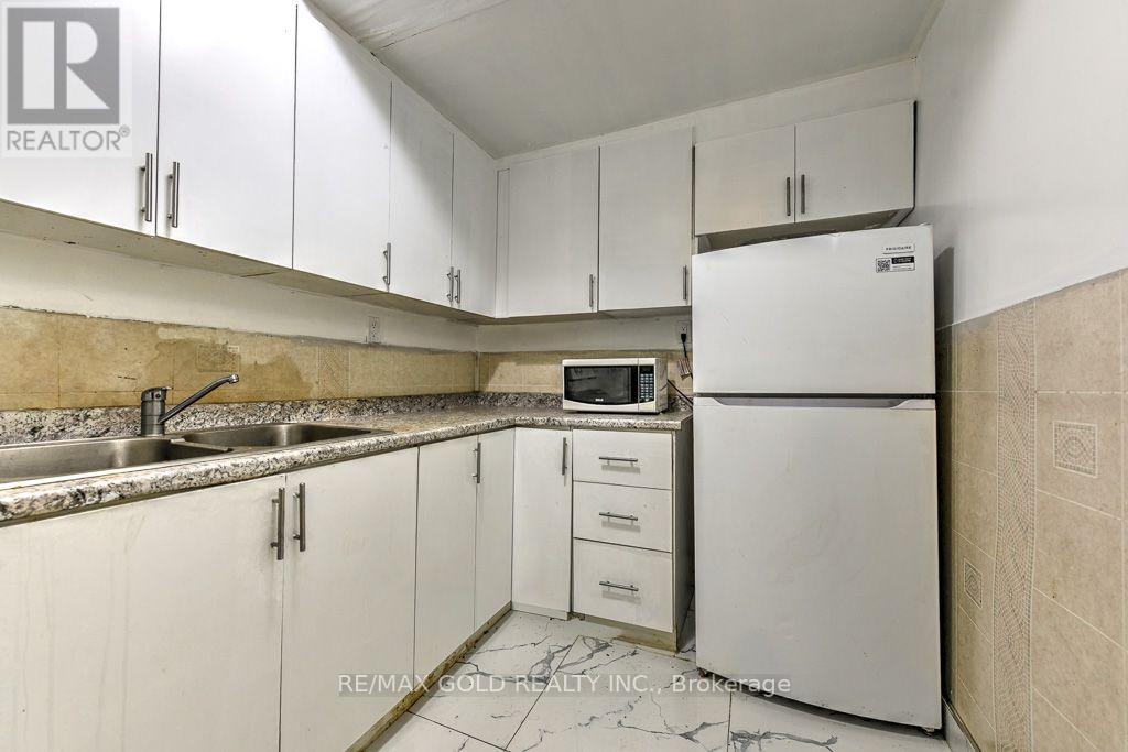 22 Kittiwake Avenue, Toronto, Ontario  M9V 4P6 - Photo 34 - W13661222