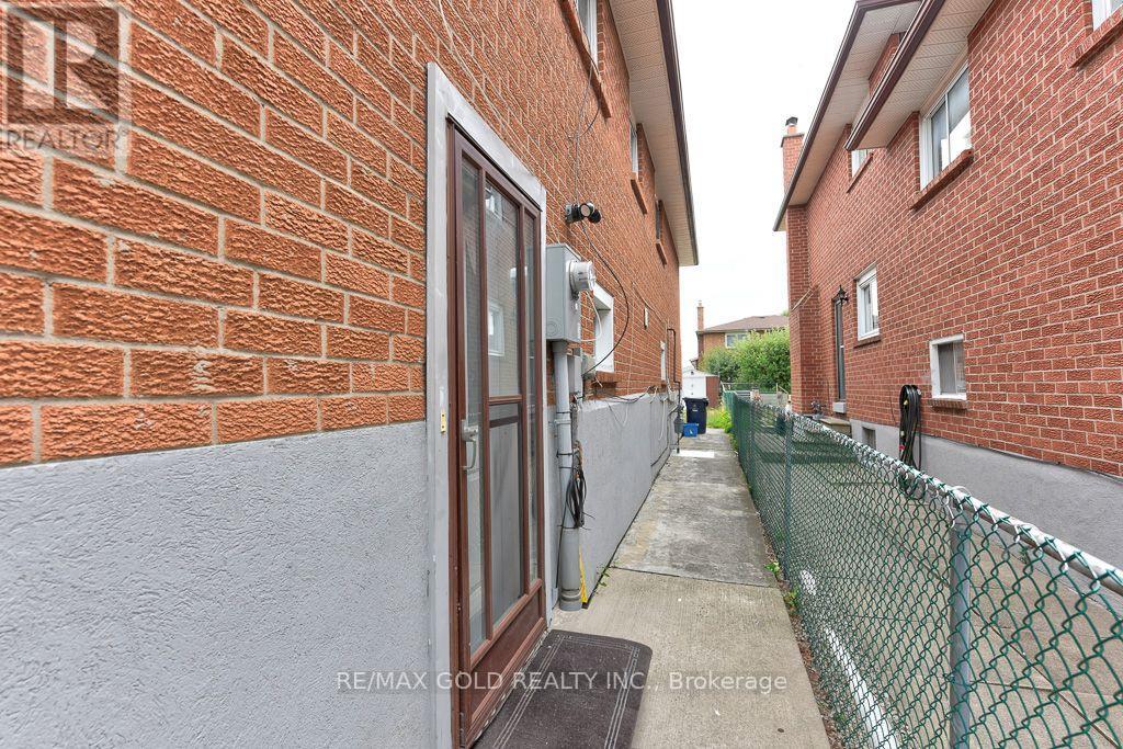 22 Kittiwake Avenue, Toronto, Ontario  M9V 4P6 - Photo 44 - W13661222