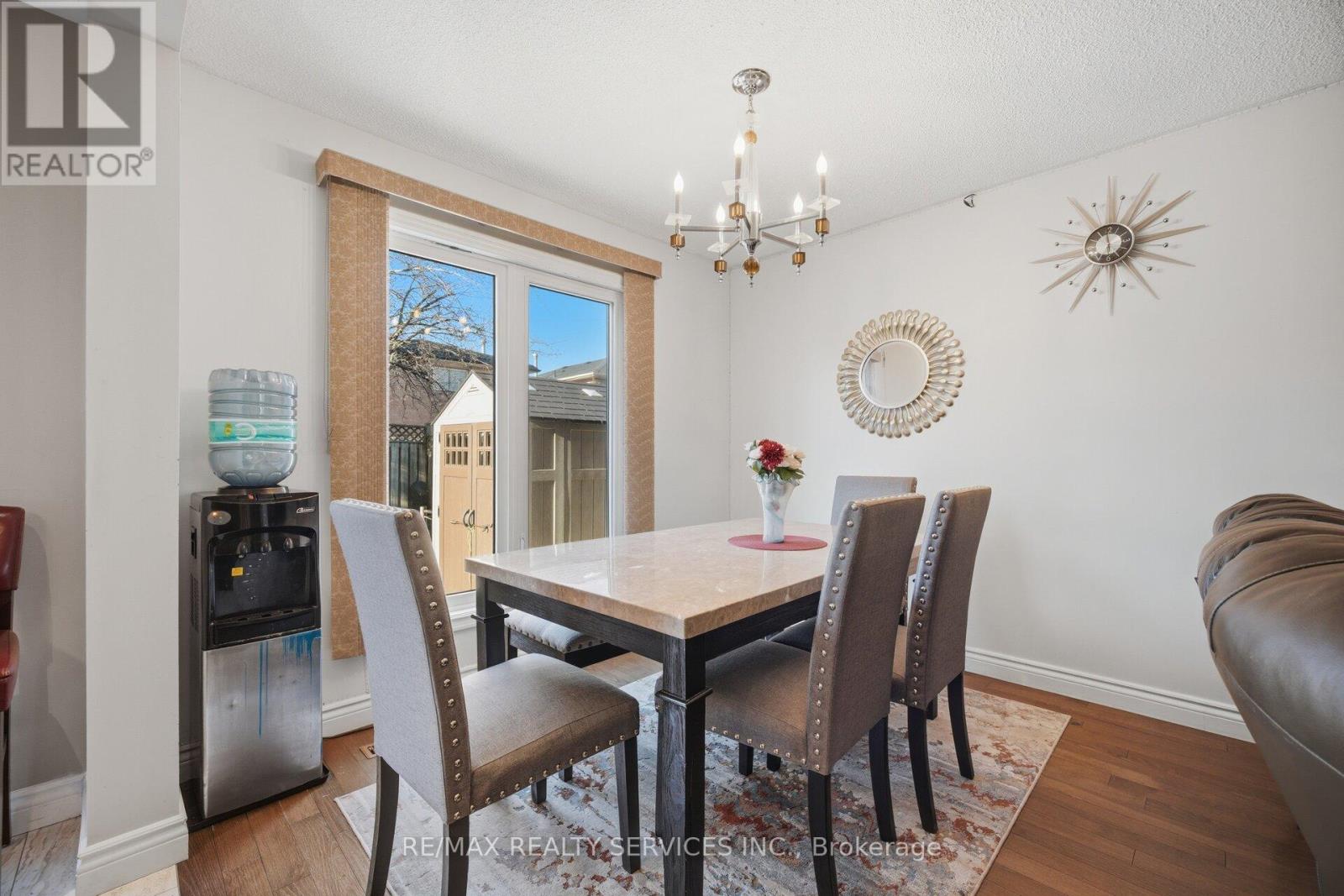 16 Langholm Court, Brampton, Ontario  L6Z 2Y1 - Photo 11 - W13661248