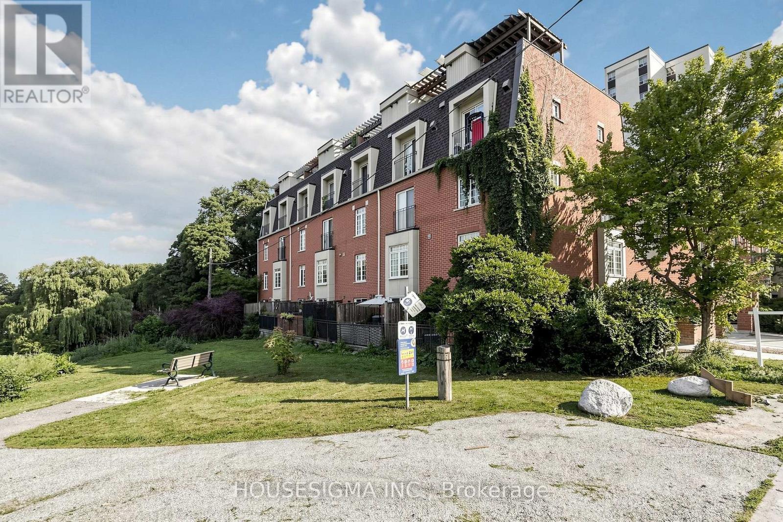 106 - 870 JANE STREET, Toronto, Ontario