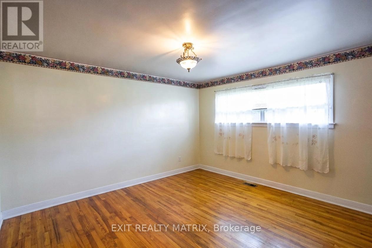552 Dunbrack Street, Ottawa, Ontario  K1K 1J5 - Photo 16 - X13602446
