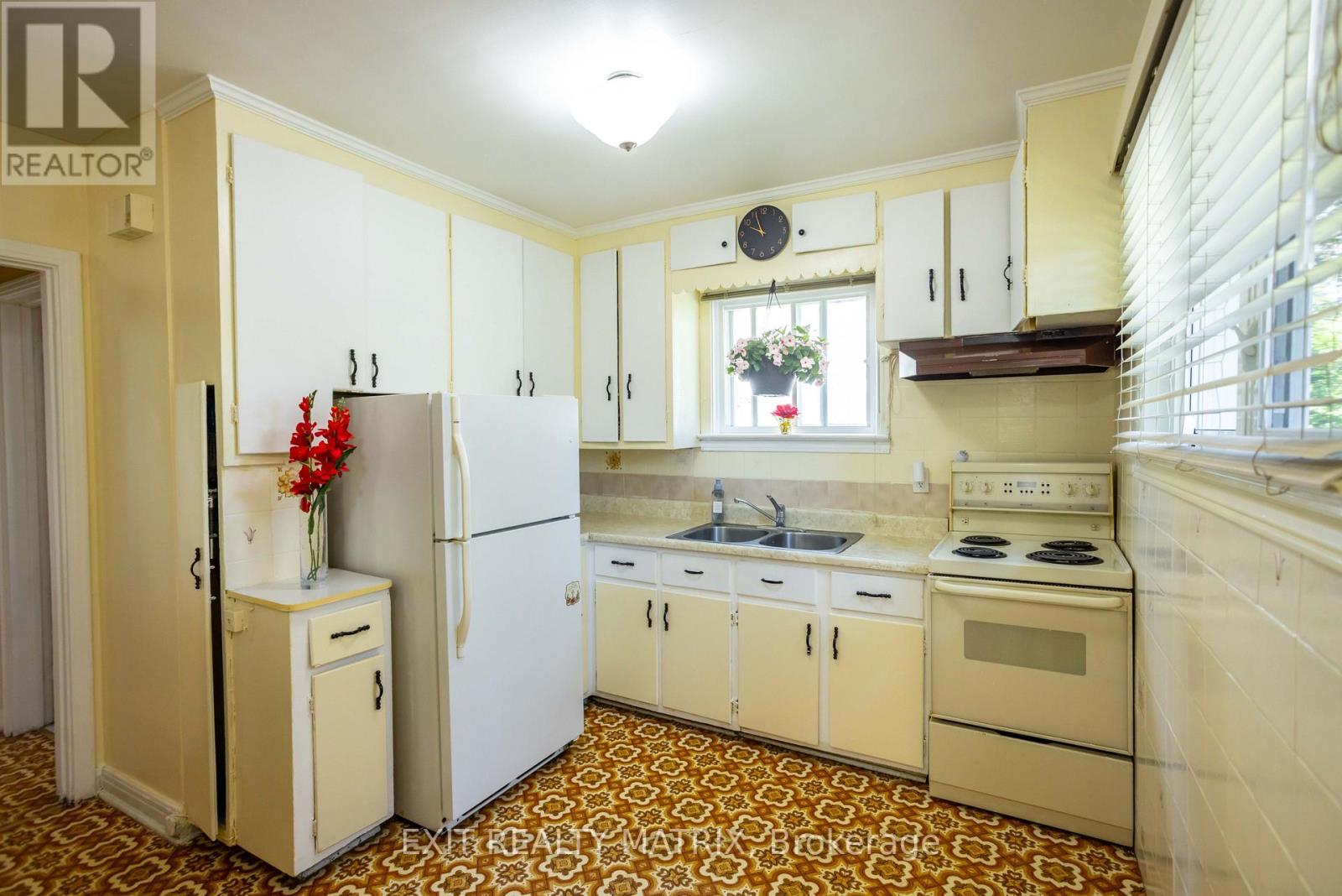 552 Dunbrack Street, Ottawa, Ontario  K1K 1J5 - Photo 12 - X13602446