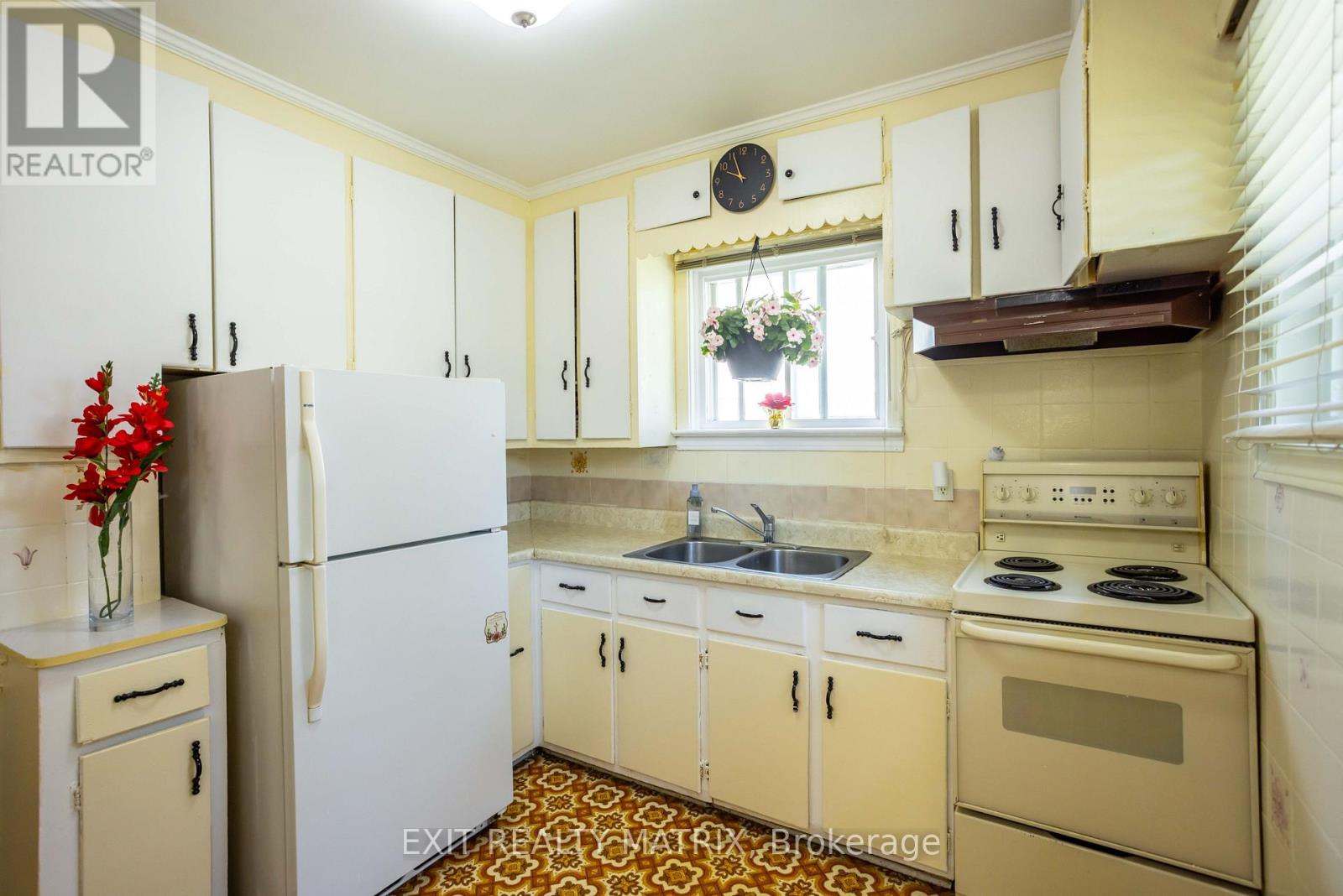 552 Dunbrack Street, Ottawa, Ontario  K1K 1J5 - Photo 13 - X13602446