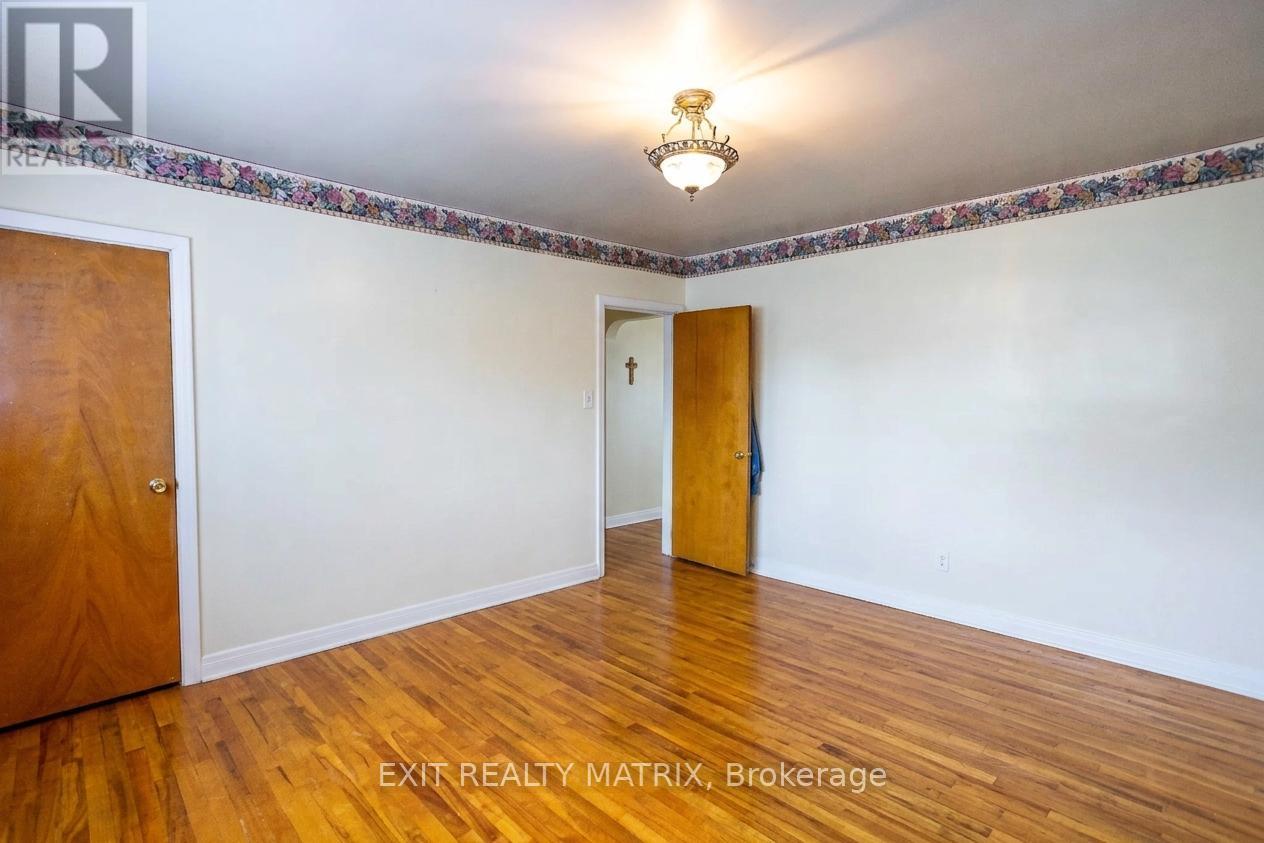552 Dunbrack Street, Ottawa, Ontario  K1K 1J5 - Photo 18 - X13602446