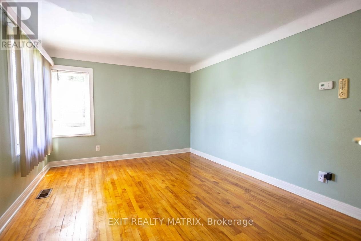 552 Dunbrack Street, Ottawa, Ontario  K1K 1J5 - Photo 6 - X13602446