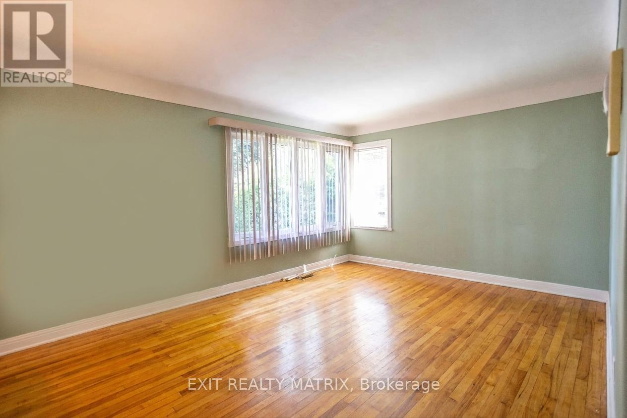 552 Dunbrack Street, Ottawa, Ontario  K1K 1J5 - Photo 8 - X13602446
