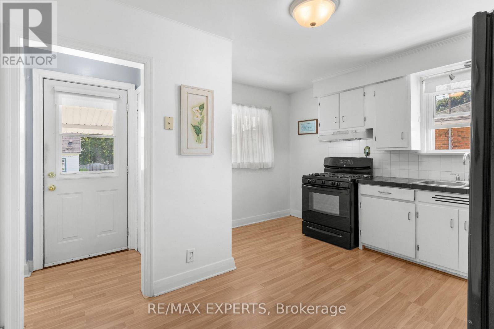 5583 Hillside Avenue, Niagara Falls, Ontario  L2G 4T8 - Photo 9 - X13661316