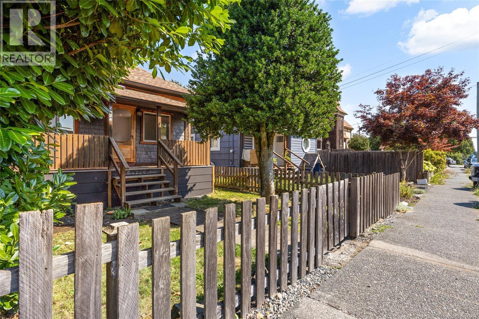 2724 Penrith Ave, Cumberland, British Columbia  V0R 1S0 - Photo 2 - 1046498