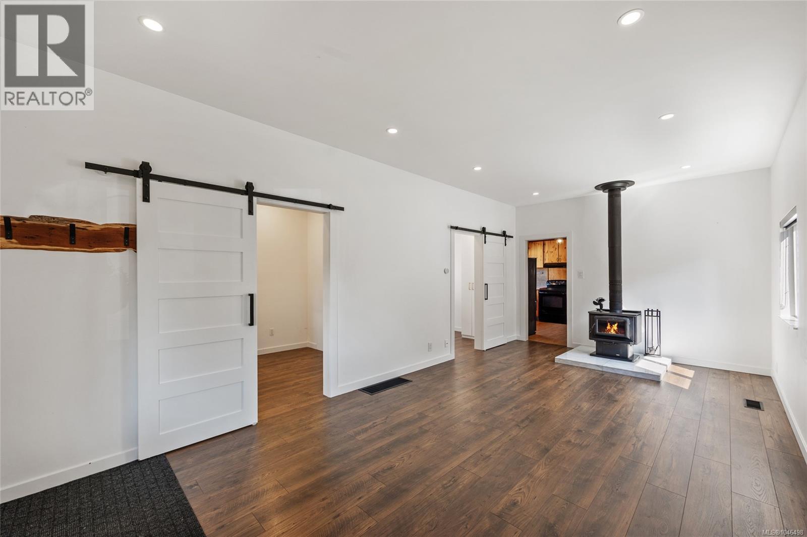 2724 Penrith Ave, Cumberland, British Columbia  V0R 1S0 - Photo 5 - 1046498