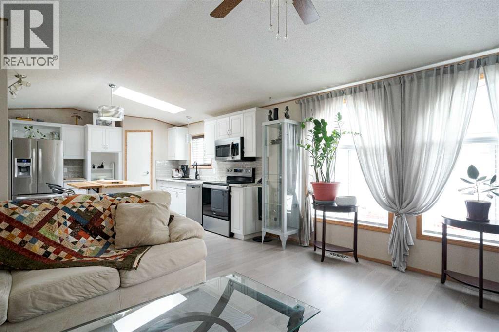 107 Cree Lane, Fort Mcmurray, Alberta  T9K 1Y5 - Photo 5 - A2330596