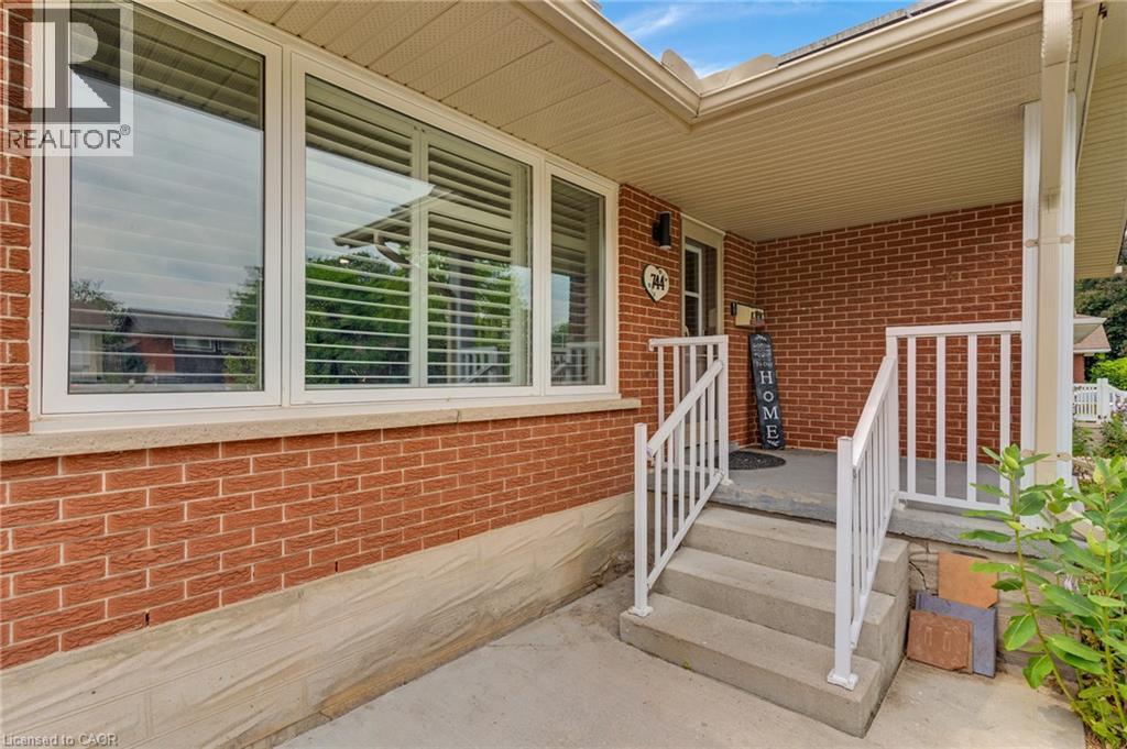 744 Birchwood Avenue, Cambridge, Ontario  N3H 2V5 - Photo 4 - 40850878