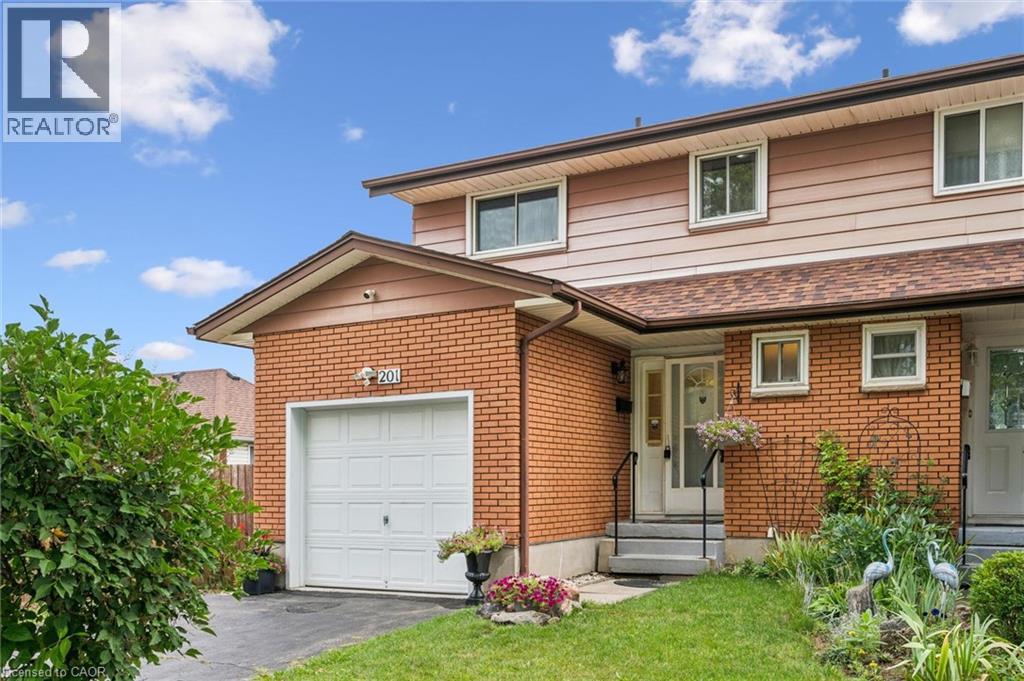 201 Veronica Drive, Kitchener, Ontario  N2R 1L5 - Photo 3 - 40854845