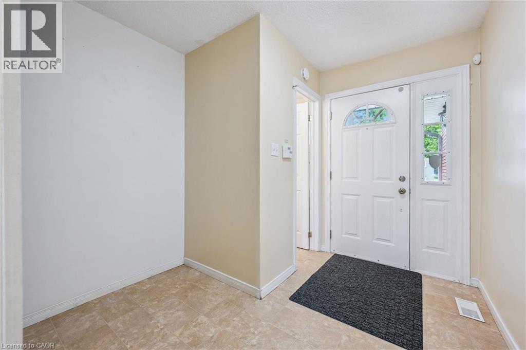 201 Veronica Drive, Kitchener, Ontario  N2R 1L5 - Photo 5 - 40854845
