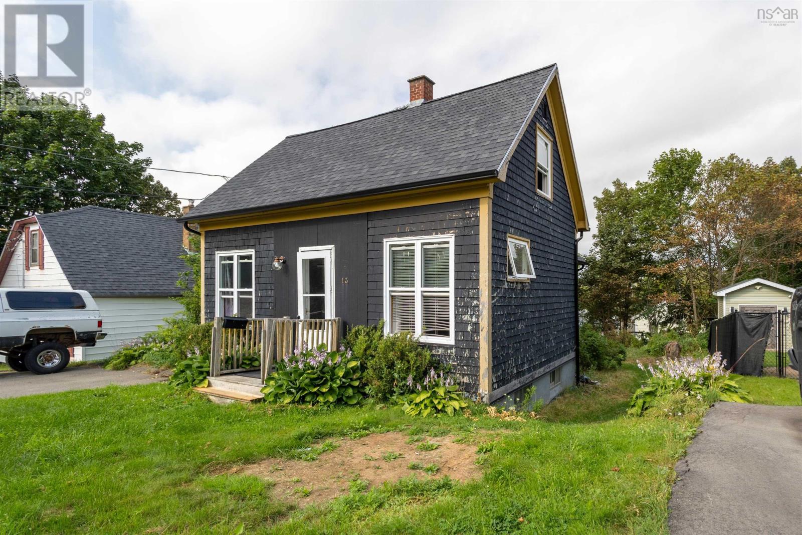 13 Central Street, Sydney, Nova Scotia  B1P 2A7 - Photo 17 - 202620248