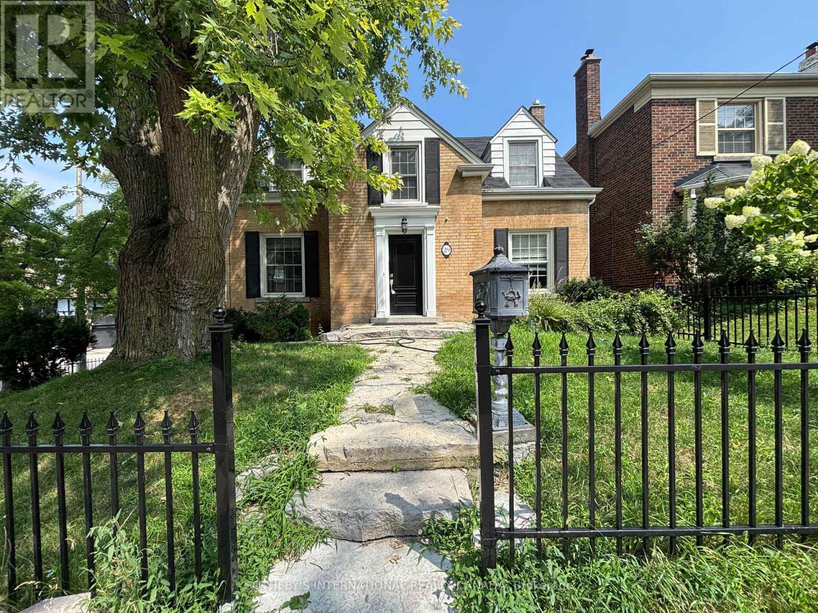 29 HIGHBOURNE AVENUE, Toronto, Ontario
