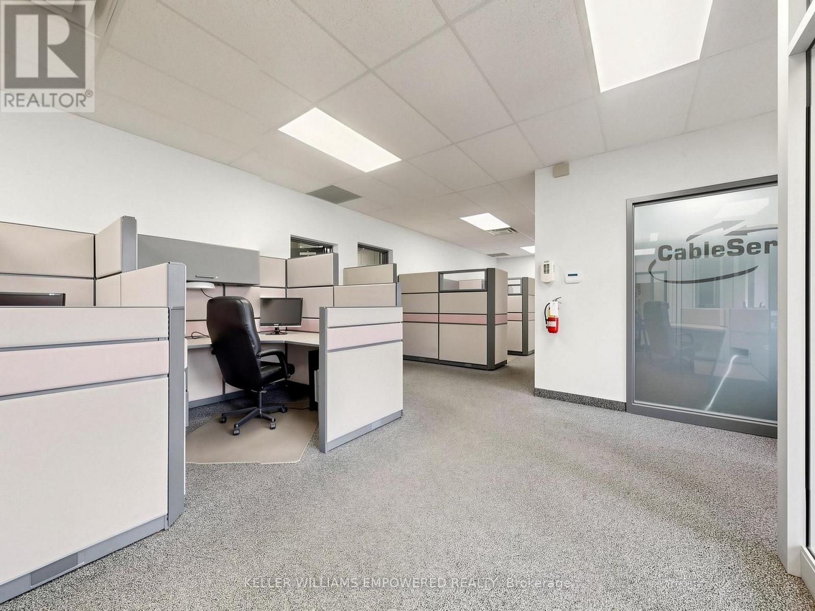 949 Kamato Road, Mississauga, Ontario  L4W 2R5 - Photo 10 - W12805542