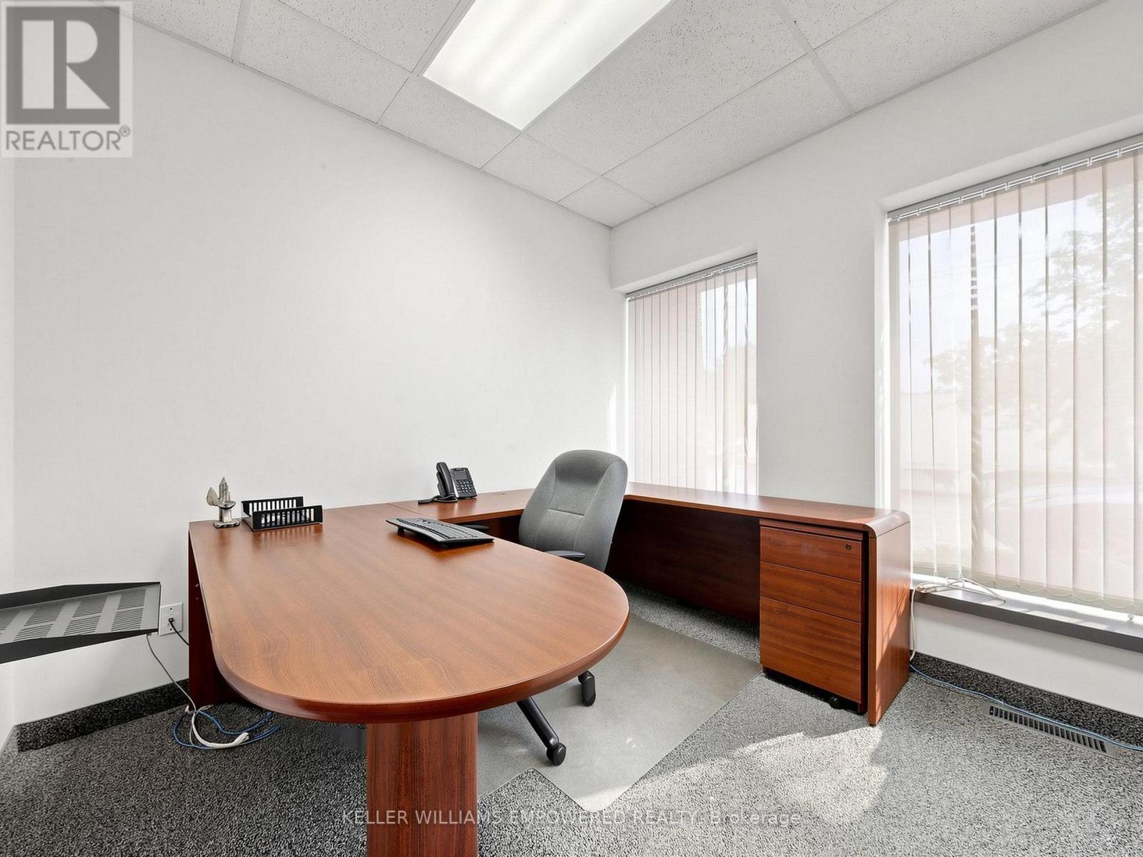 949 Kamato Road, Mississauga, Ontario  L4W 2R5 - Photo 11 - W12805542