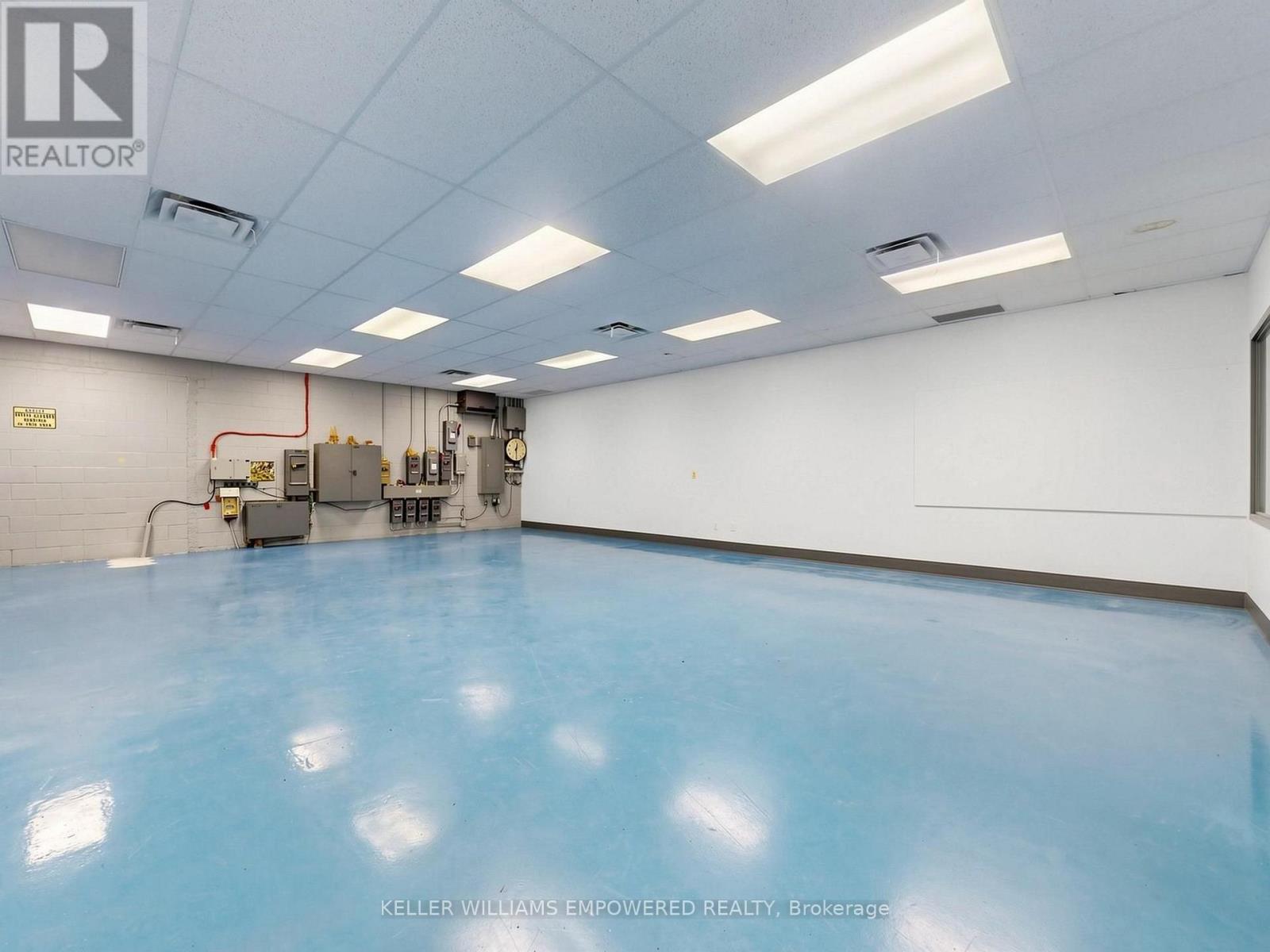 949 Kamato Road, Mississauga, Ontario  L4W 2R5 - Photo 21 - W12805542