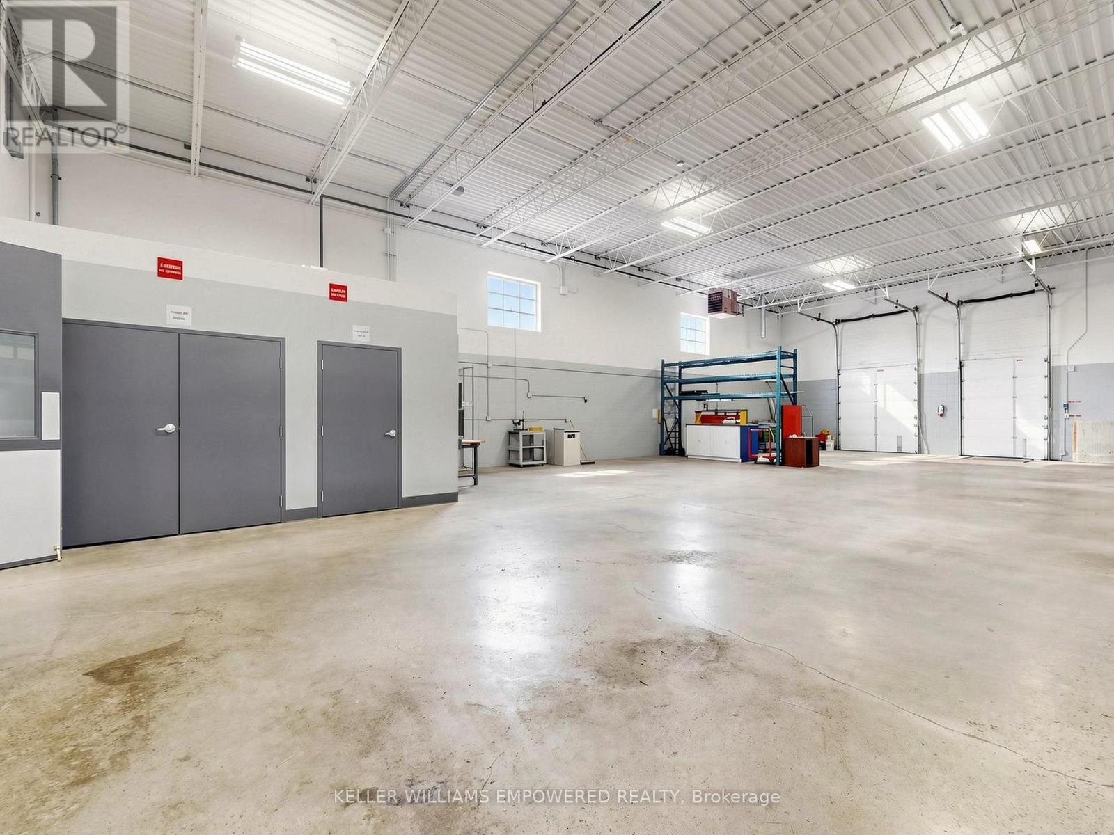949 Kamato Road, Mississauga, Ontario  L4W 2R5 - Photo 32 - W12805542