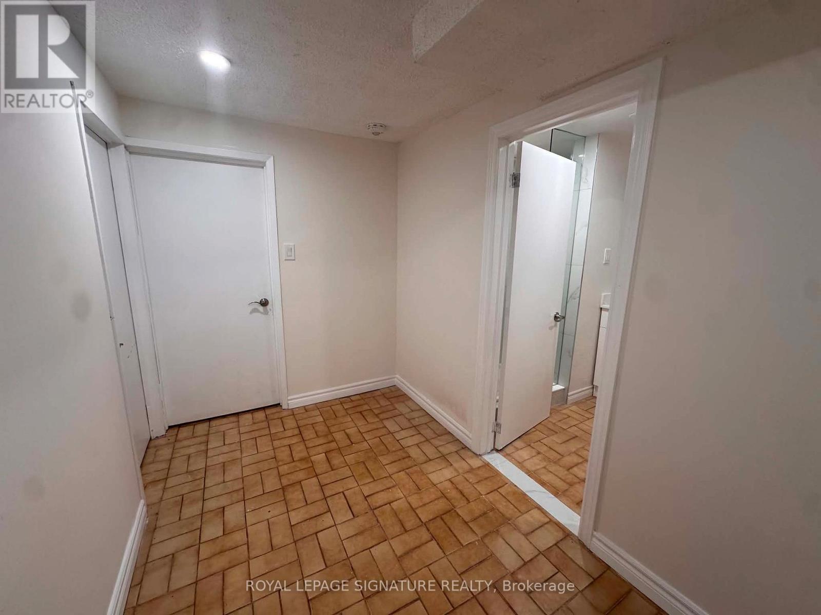 Lower Bsmt - 4170 Sunset Valley Court, Mississauga, Ontario  L4W 3L5 - Photo 9 - W13636604