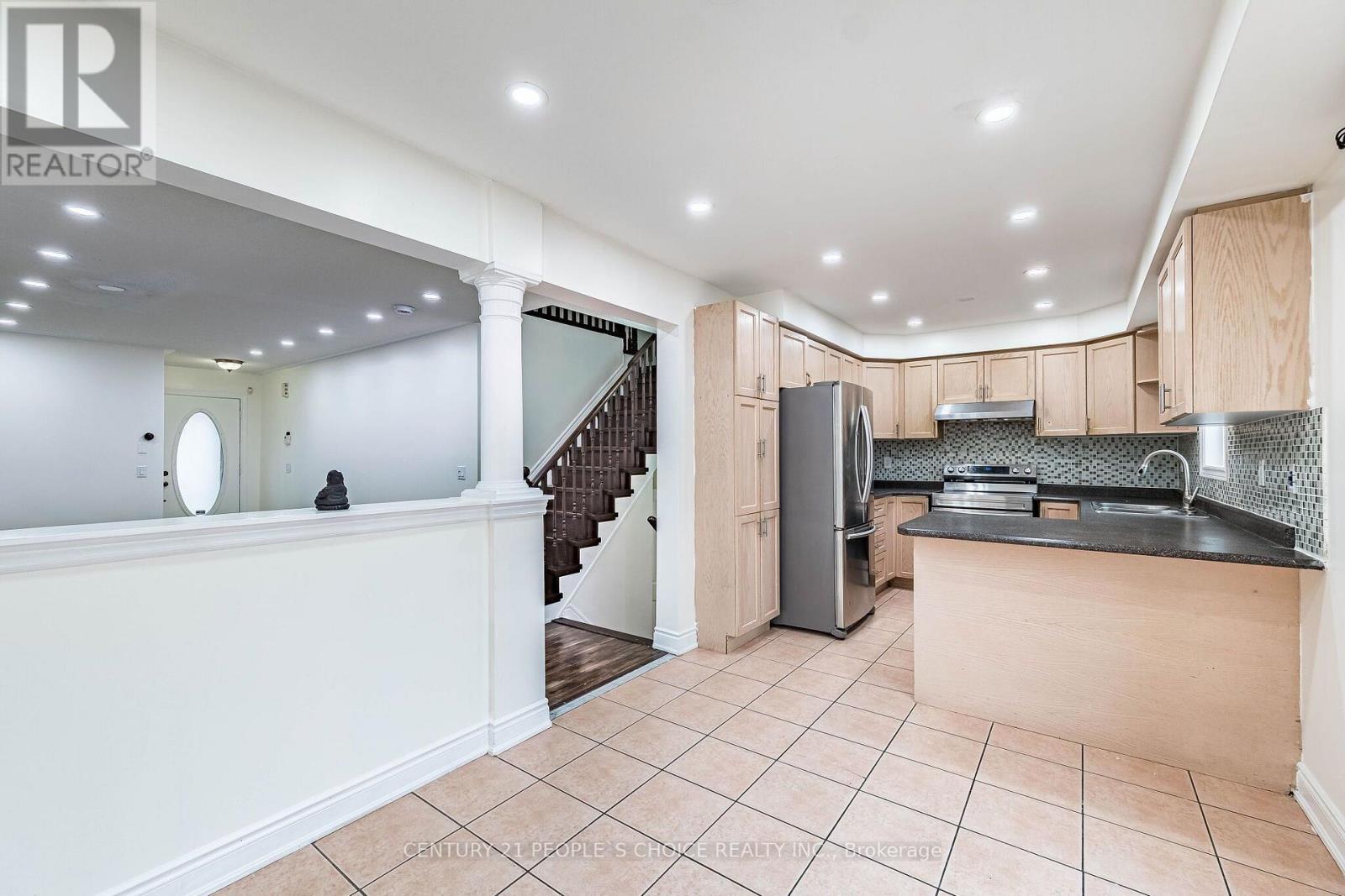 45 Trevino Crescent, Brampton, Ontario  L6P 1M1 - Photo 12 - W13657914