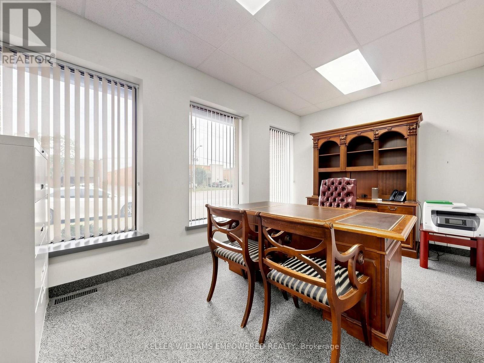 949 Kamato Road, Mississauga, Ontario  L4W 2R5 - Photo 8 - W12805542