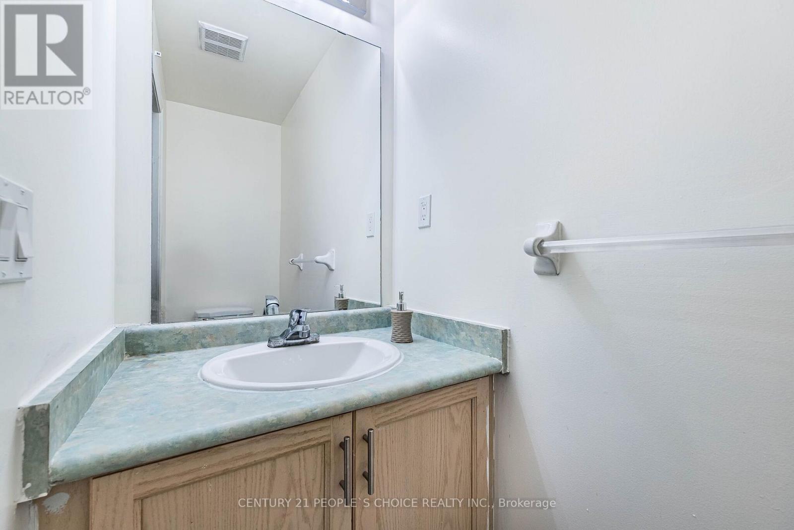 45 Trevino Crescent, Brampton, Ontario  L6P 1M1 - Photo 17 - W13657914