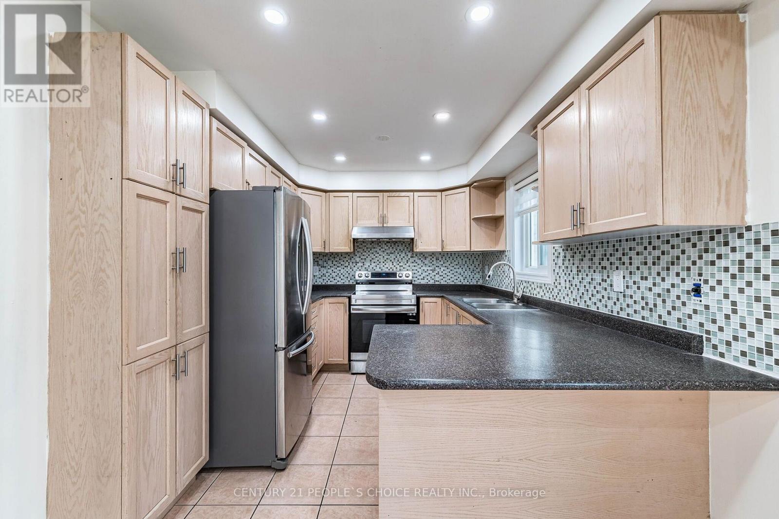 45 Trevino Crescent, Brampton, Ontario  L6P 1M1 - Photo 11 - W13657914