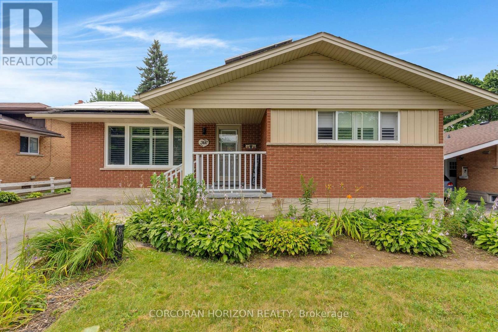 744 Birchwood Avenue, Cambridge, Ontario  N3H 2V5 - Photo 3 - X13613936