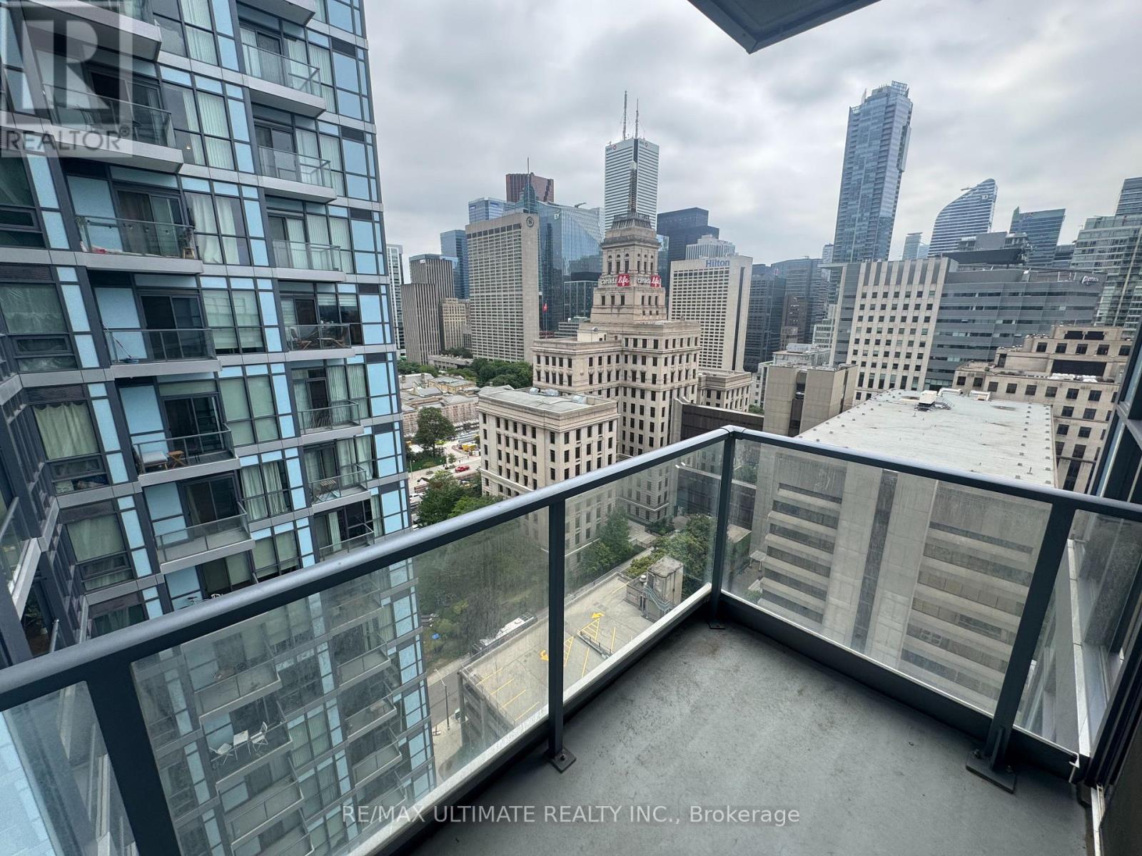 2002 - 210 Simcoe Street, Toronto, Ontario M5T 0A9 - Photo 10 - C13520956