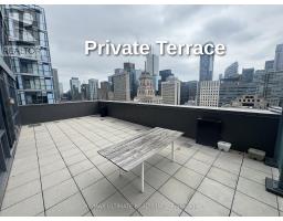 2002 - 210 SIMCOE STREET, Toronto, Ontario