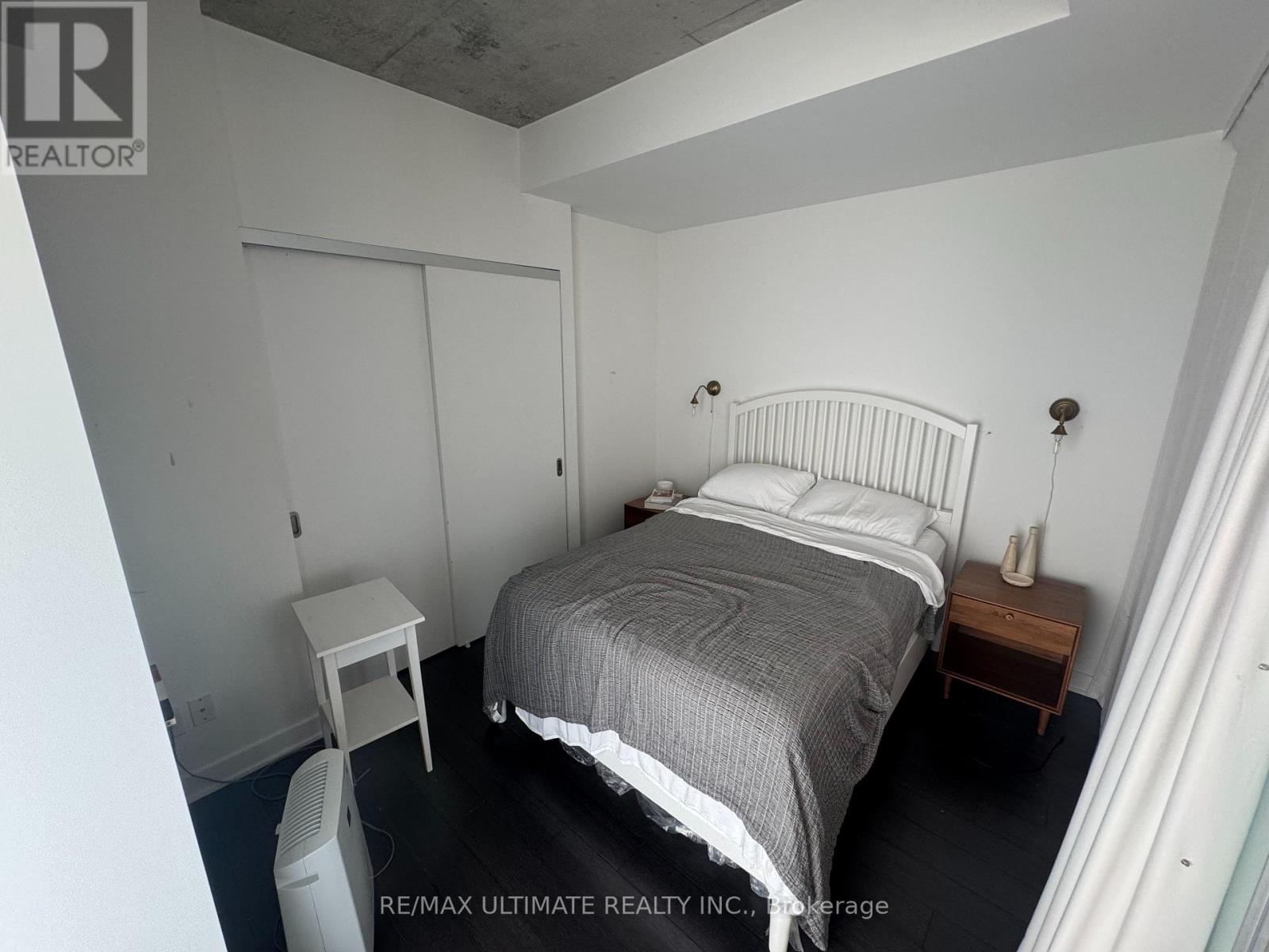 2002 - 210 Simcoe Street, Toronto, Ontario M5T 0A9 - Photo 7 - C13520956