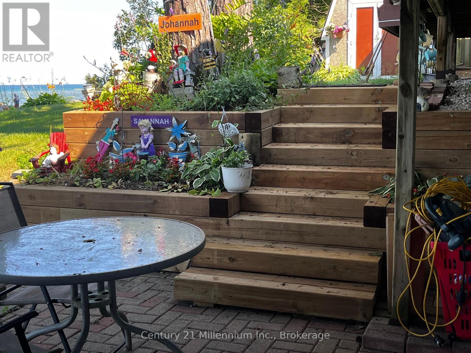 122 BAY STREET, blue mountains, Ontario