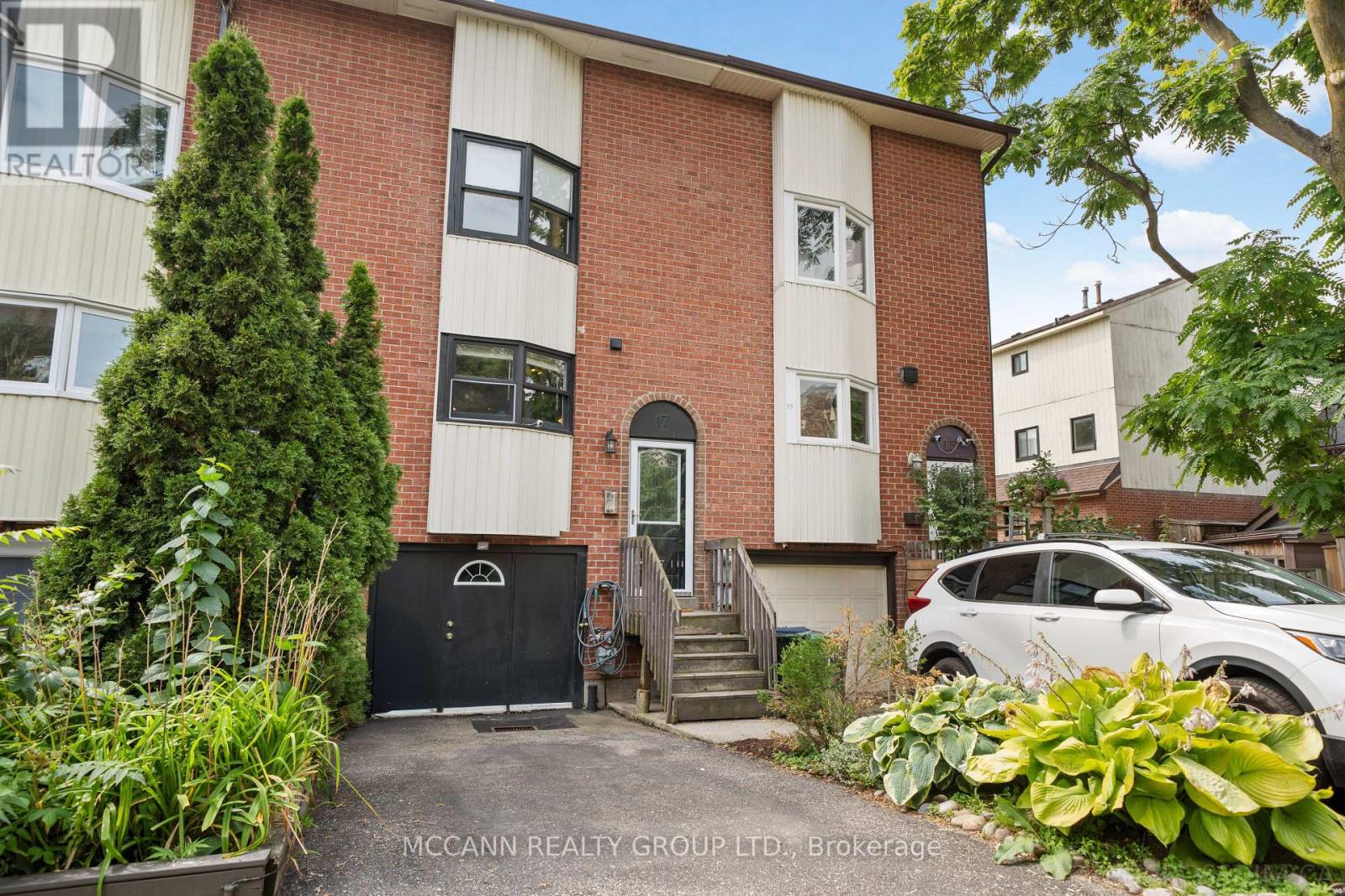 17 SYDENHAM STREET, Toronto, Ontario