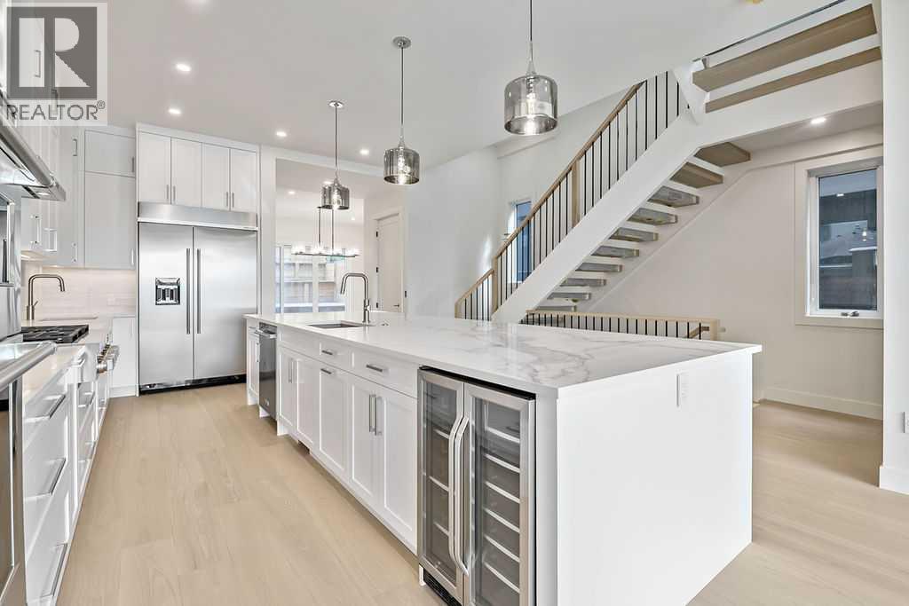 712 Bridge Crescent NE, Calgary, Alberta  T2E 5B5 - Photo 9 - A2288587