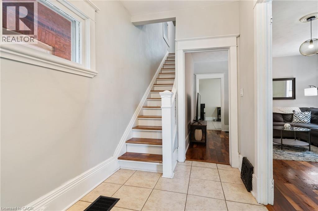 30 Dundas Street, Brantford, Ontario  N3R 1R9 - Photo 4 - 40827669