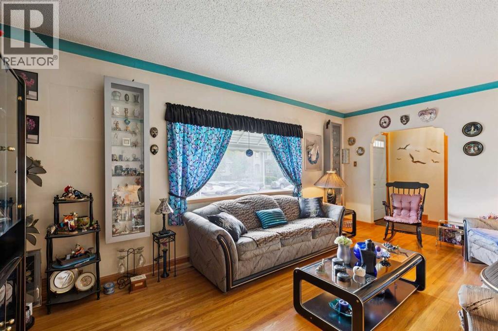 833 20 Avenue NW, Calgary, Alberta  T2M 1E4 - Photo 5 - A2320272